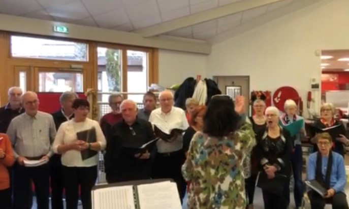 Prestation par la chorale « La Capucine »